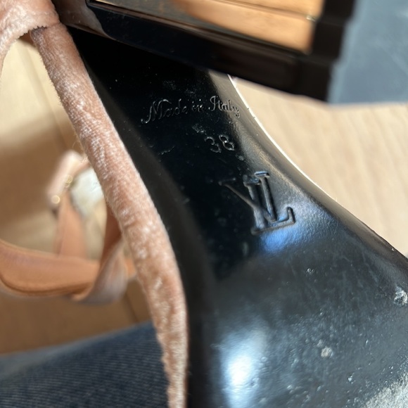 Louis Vuitton heels - Picture 8 of 15